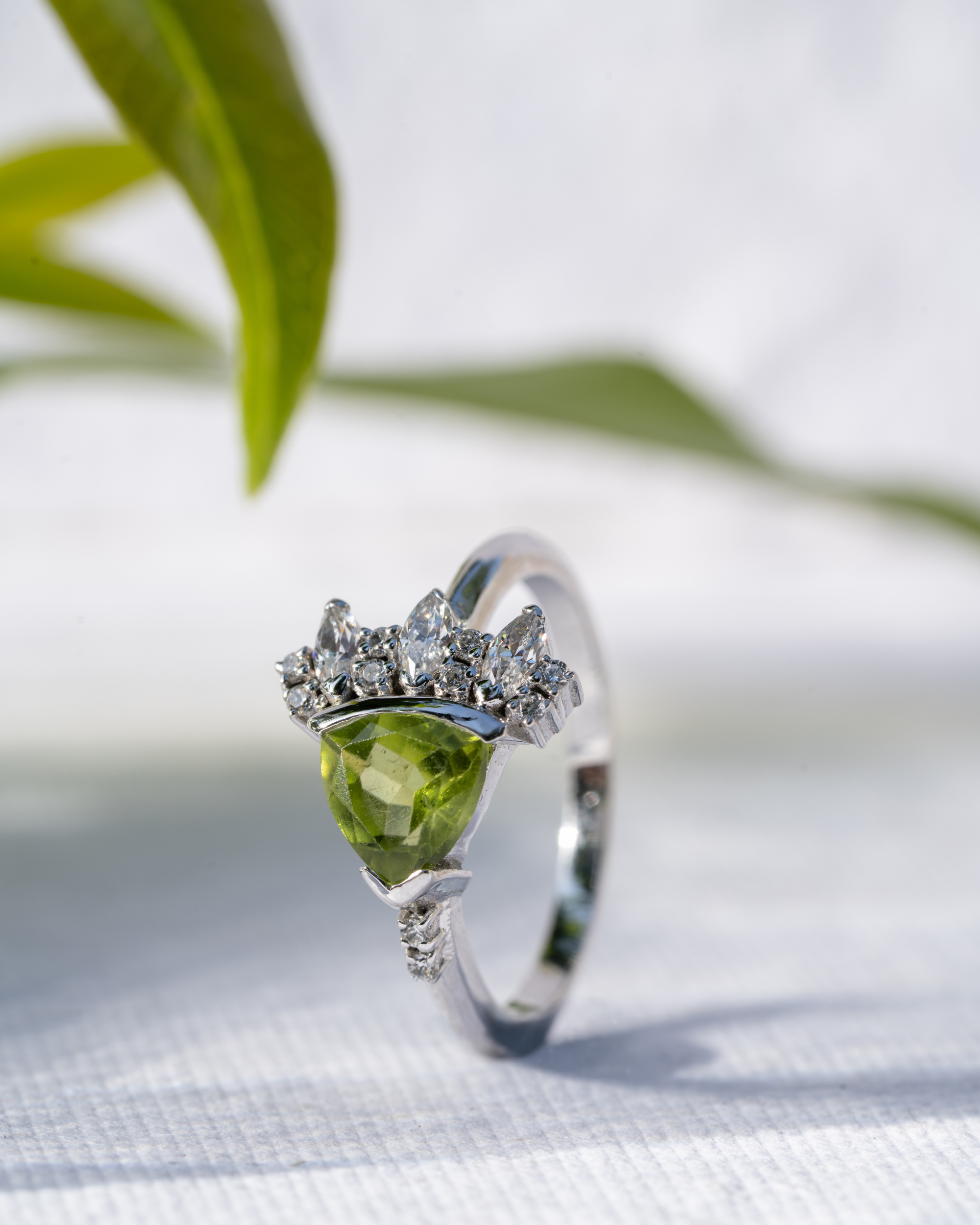 Peridot Bloom Ring – Natural Peridot & White Topaz in 925 Sterling Silver