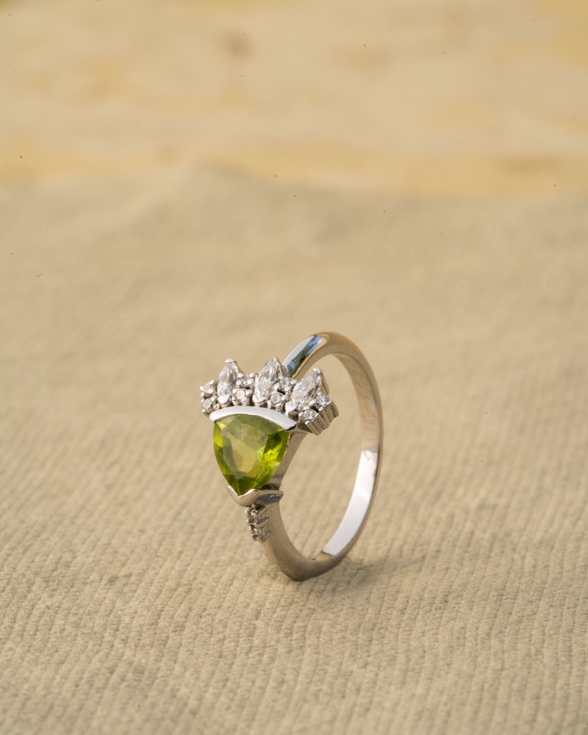 Peridot Bloom Ring – Natural Peridot & White Topaz in 925 Sterling Silver