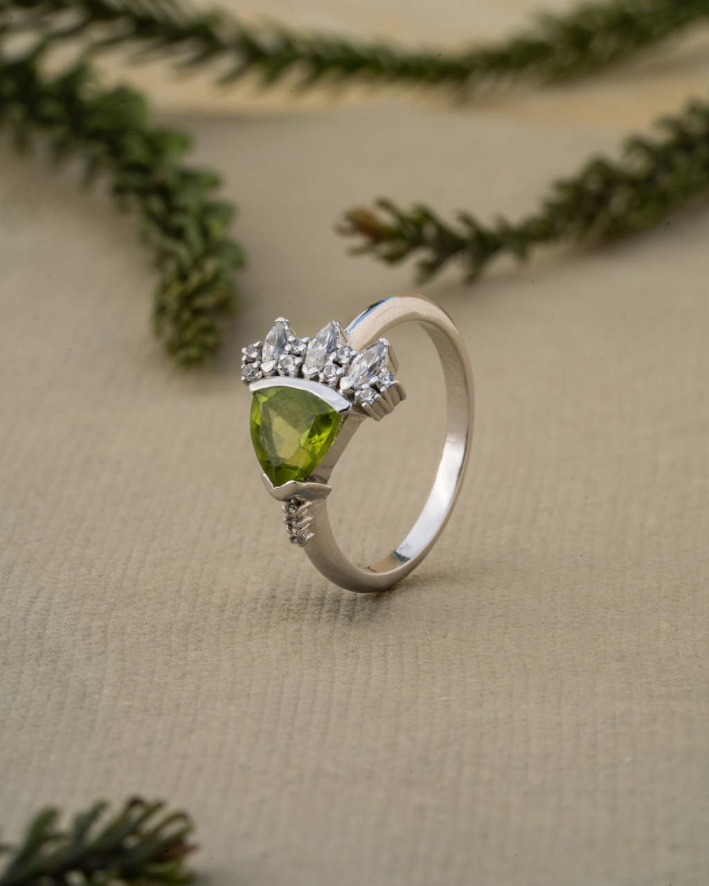 Peridot Bloom Ring – Natural Peridot & White Topaz in 925 Sterling Silver