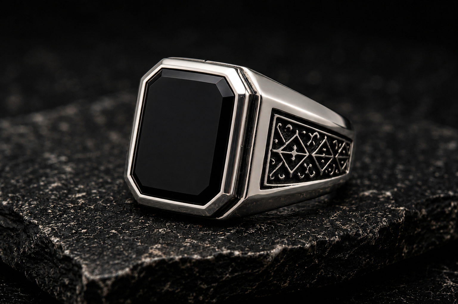 Obsidian Signet Ring in 925 sterling silver with natural black onyx