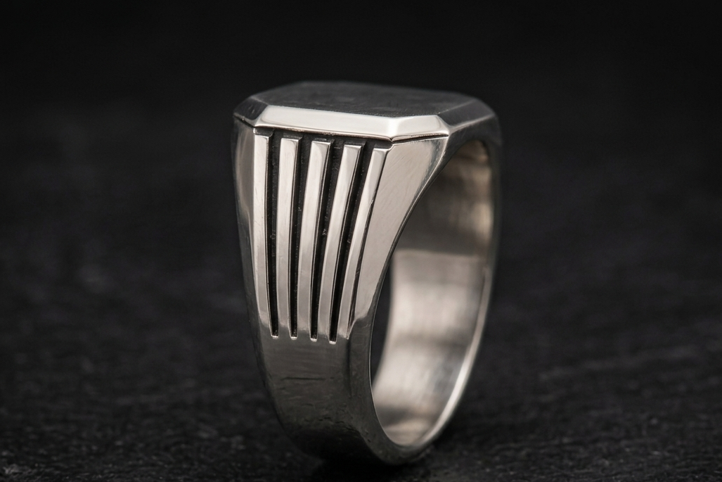 Stealth Signet Ring in 925 Sterling Silver - side view