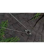 Black Onyx Pendant Necklace in 925 sterling silver, close-up on the chain and pendant detail